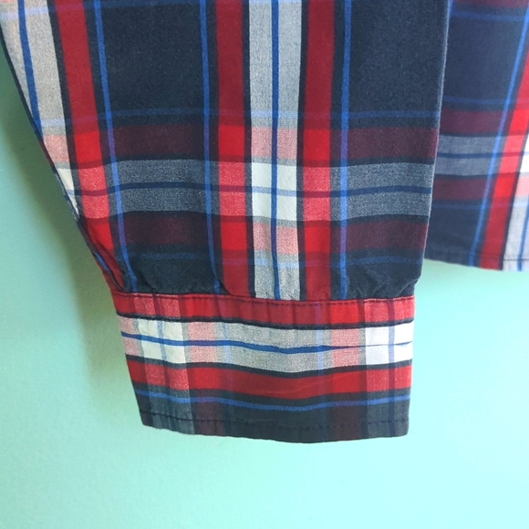 HOLLISTER | Men's Casual Button Down Long Sleeve Shirt - Picture 9 of 9